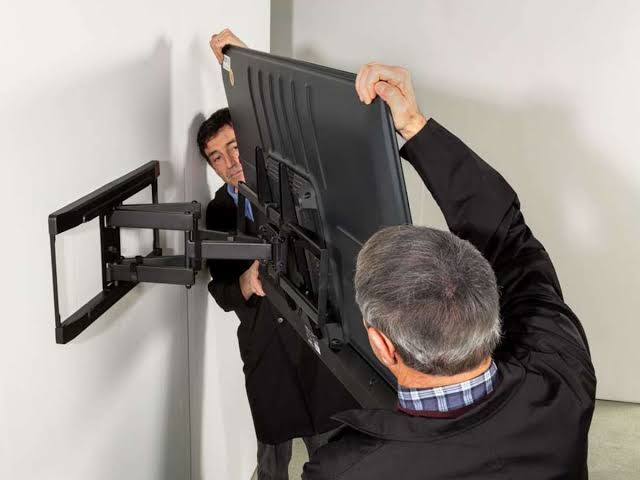 5 Best TV Mounting Services in Bellevue - Find sturdy mounts for TVs, soundbars, and screens